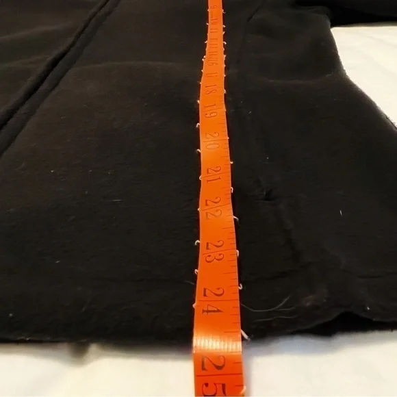 au Lieu thick black fleece with faux fur trim - Picture 9 of 9